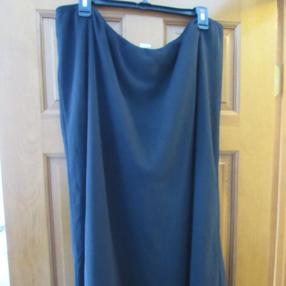 Studio 1940 Size 26W Simple Black Slip Skirt - Double Layered